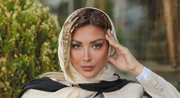 عکس| استایل پاییزی مینا مختاری همسر بهرام رادان در خیابان‌های تهران