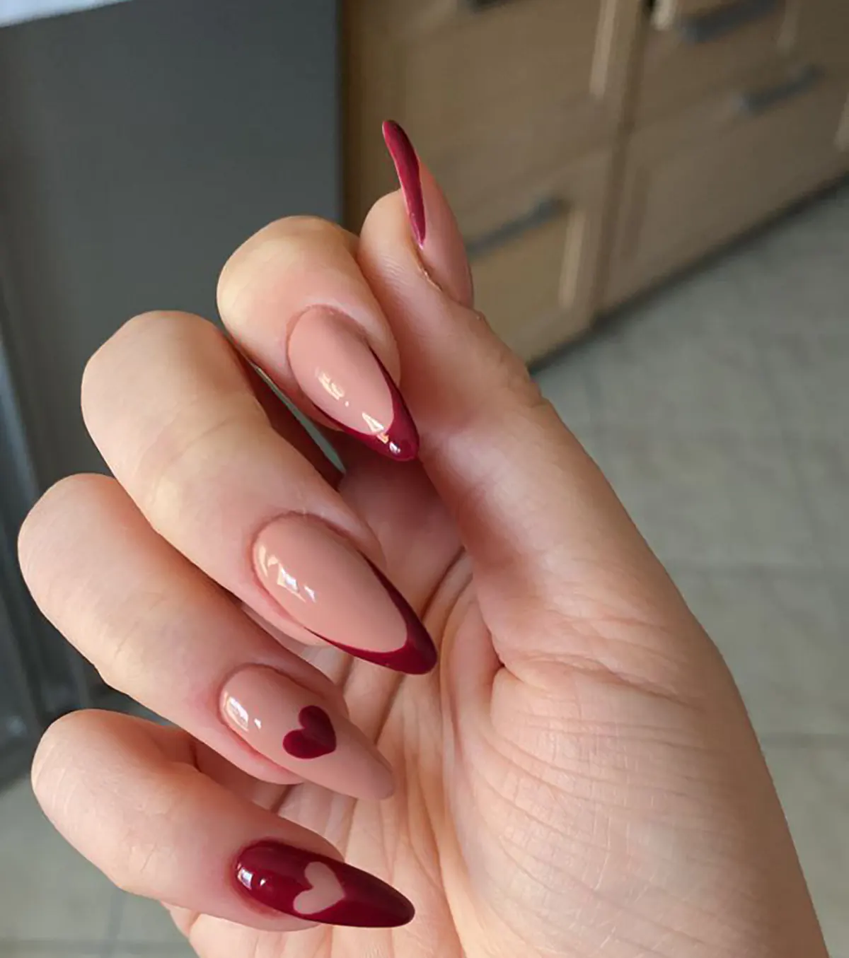 ناخن قلبی قرمز 