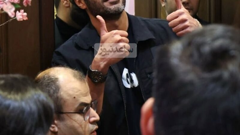 سلفی جنجالی نوید پورفرج با زنان روبنده‌دار قجری در اکران «بامداد خمار» که همه را شوکه کرد!