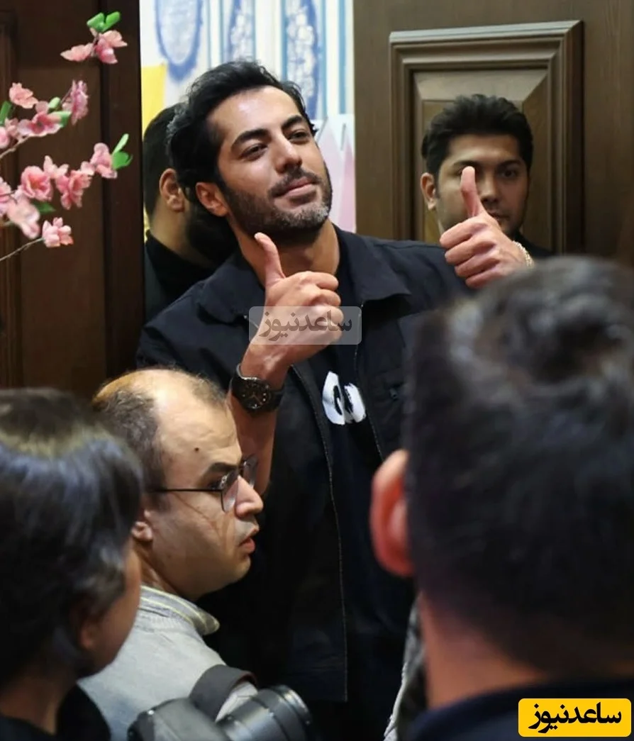 سلفی جنجالی نوید پورفرج با زنان روبنده‌دار قجری در اکران «بامداد خمار» که همه را شوکه کرد! - تصویر شاخص