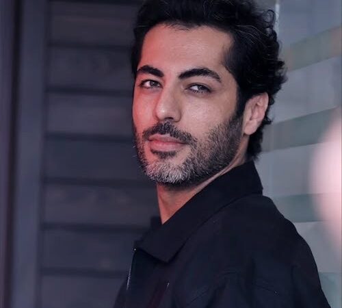 نوید پورفرج با استایل مونوکروم و کژوال در اکران سریال بامداد خمار همه را شگفت‌زده کرد!