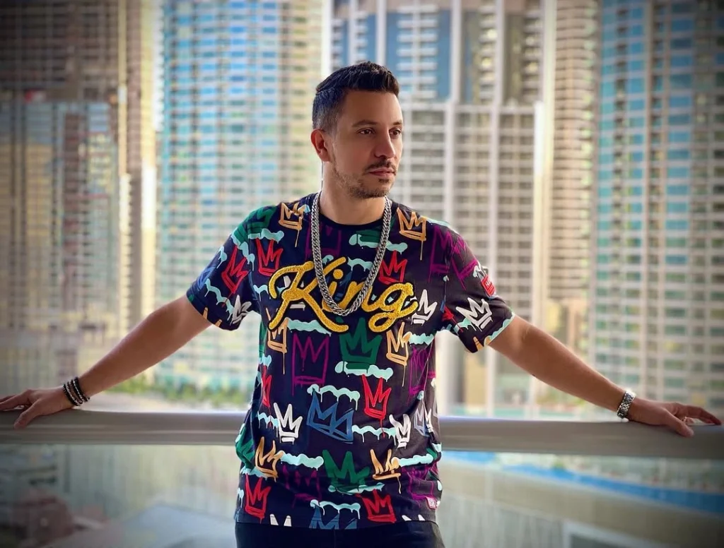 کامیار خواننده