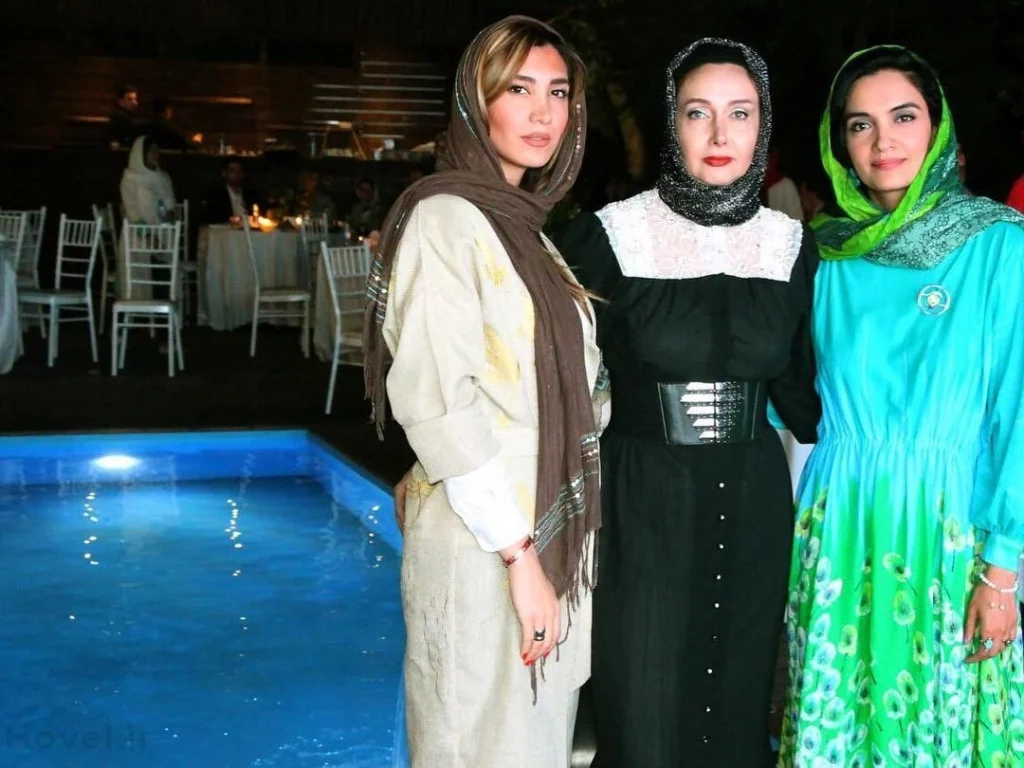 میترا حجار و کتایون ریاحی