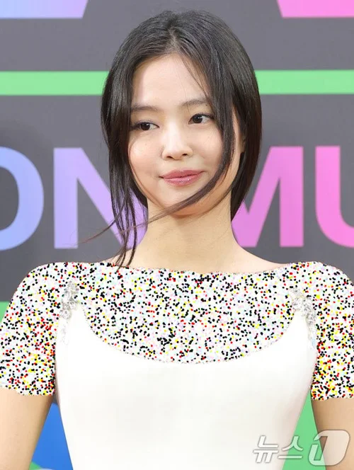 جنی در مراسم اهدای جوایز