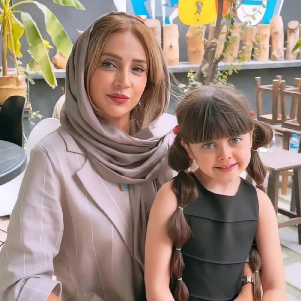 شبنم قلیخانی با دخترش