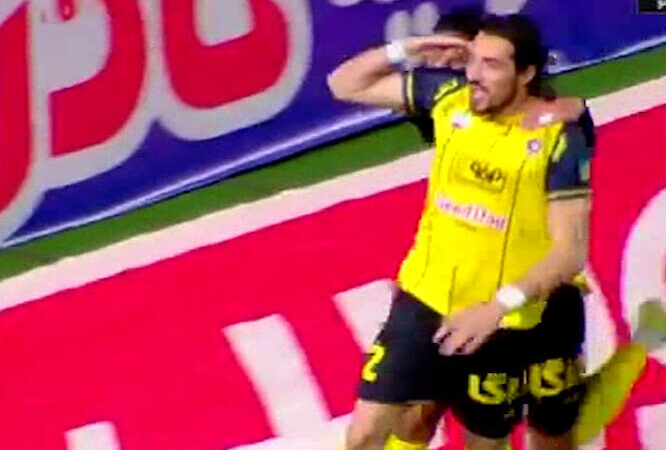 گل اول سپاهان به چادرملو در دقایق پایانی (انزو کریولی)