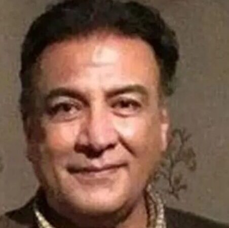 عکس| تغییر چهرۀ عبدالرضا اکبری در نقش «امام خمینی»؛ آقای بازیگر سریال آنام سال 88 اصلا قابل شناسایی نبود