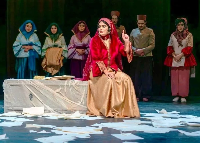 عاطفه رضوی در نقش فروغ