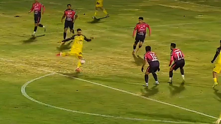 گل اول سپاهان به آلومینیوم (آرش رضاوند) - تصویر شاخص