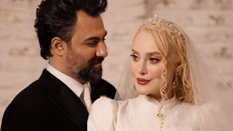 عکس| استایل زمستانی تازه عروس سینما با تم نقره‌ای؛ آرام جعفری چه درخت زیبایی تزئین کرده