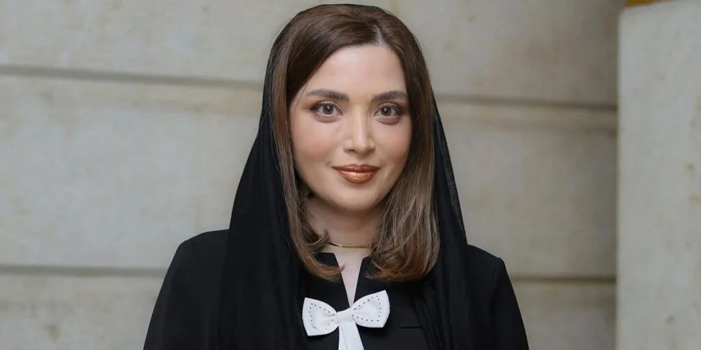 عکس یلدایی بهنوش طباطبایی با انار؛ خانم بازیگر زیباتر از همیشه