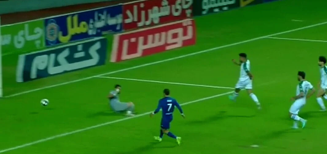 گل اول استقلال خوزستان به ذوب آهن (حجت احمدی) - تصویر شاخص
