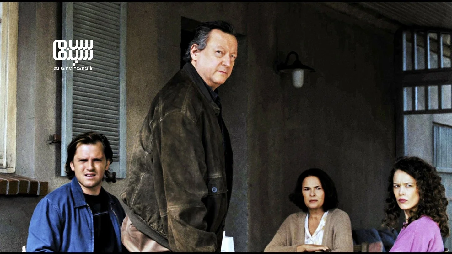 وقتی آینه‌ها واقعیت را پس می‌زنند؛ واکاوی عمیق فیلم «آینه‌ها شماره 3» کریستین پتزولد