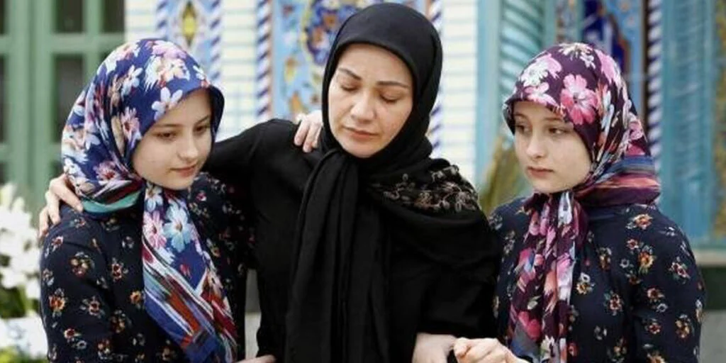 سارا و نیکا پایتخت با استایل یلدایی‌شان همه را شگفت‌زده کردند!