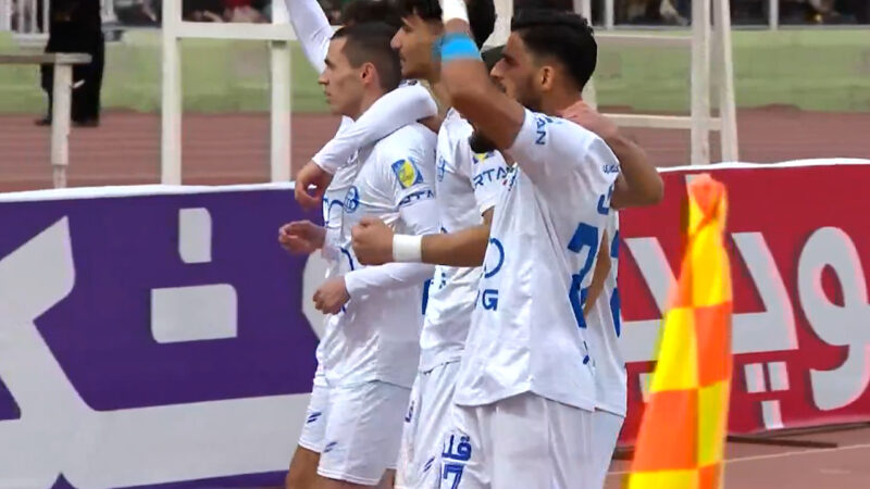 گل اول استقلال به خیبر توسط یاسر آسانی از روی نقطه پنالتی