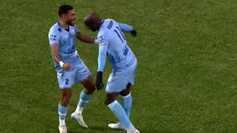 گل اول چادرملو به استقلال خوزستان رنی سیمیسترا