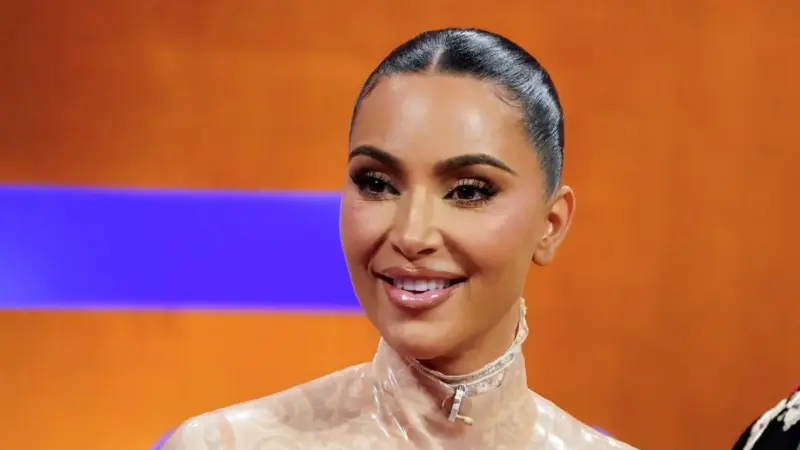 انتقاد شدید از هدیه جنجالی کیم کارداشیان به فرزندانش؛ توله‌سگ‌ها عروسک نیستند!