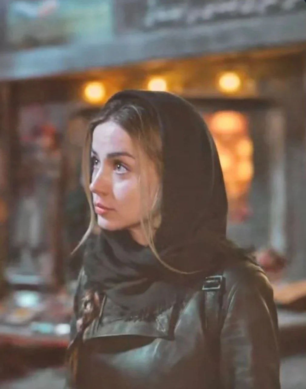 آنا د آرماس با حجاب