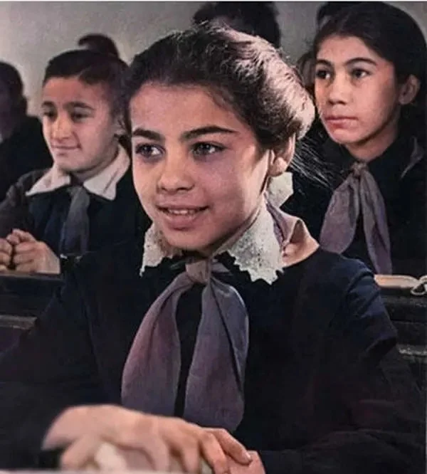 اصالت آفرین عبیسی