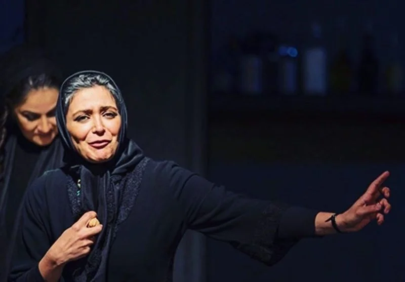 الهام کردا در تئاتر