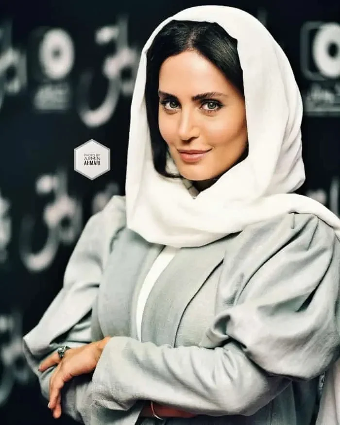 تحصیلات الناز شاکردوست