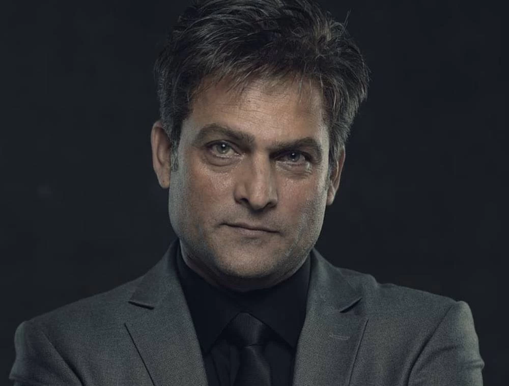 حسین یاری در عاشقانه