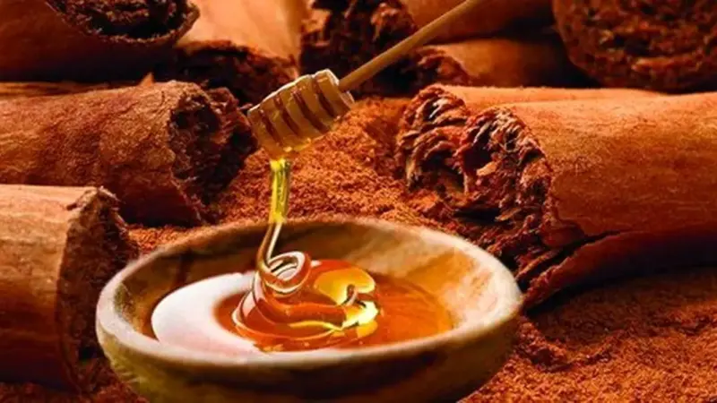 عسل طبیعی چه رنگی است؟