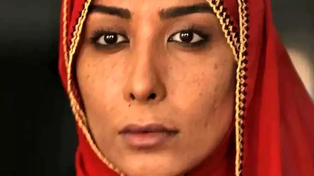 عکس جدید دختر ناخدا در سریال نون خ؛ چهره متفاوت دنیا جهان منش  بیرون از سریال با چفیه عربی