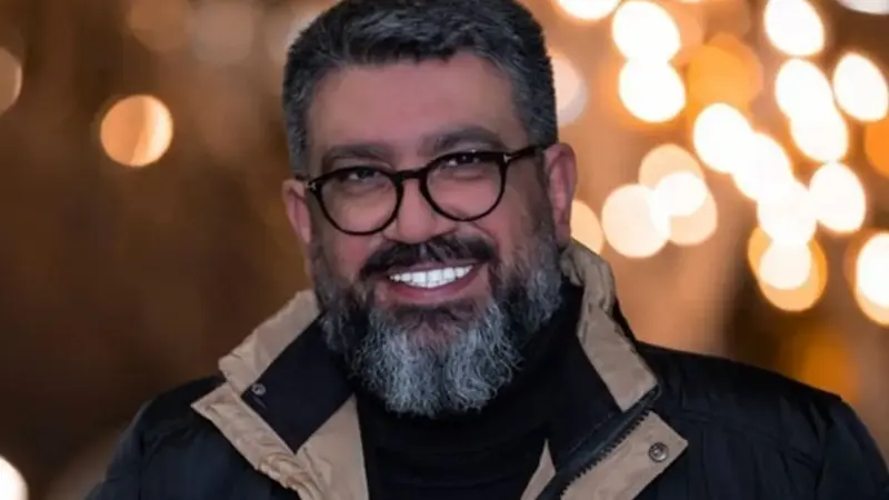 عکس| سفر در زمان؛ «رضا رشیدپور» در کنار مادرش؛ چه مادر زیبا و جوانی دارد