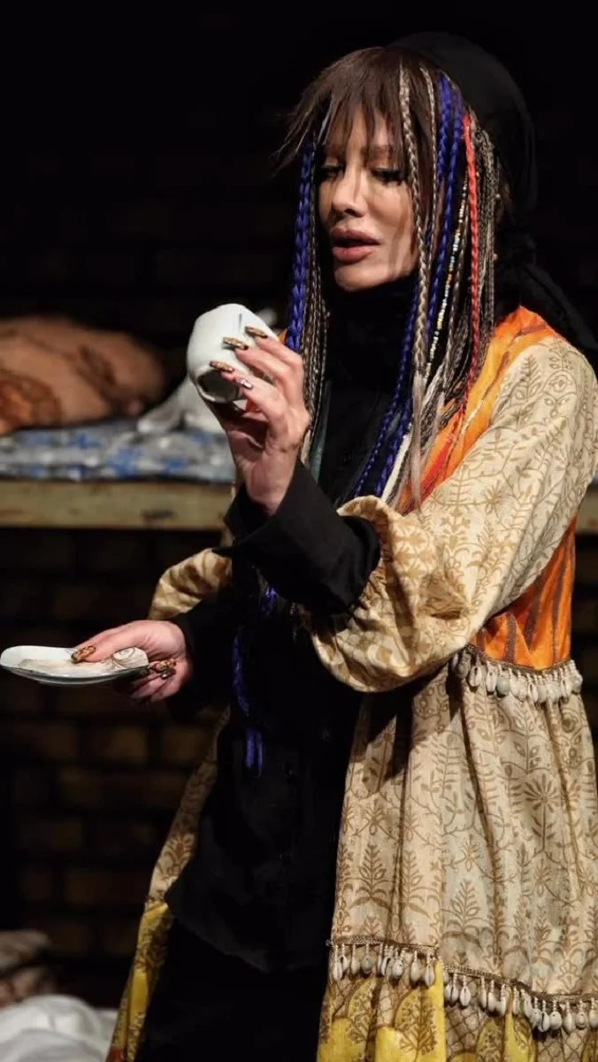 شراره رخام در تئاتر یه تن تن 1