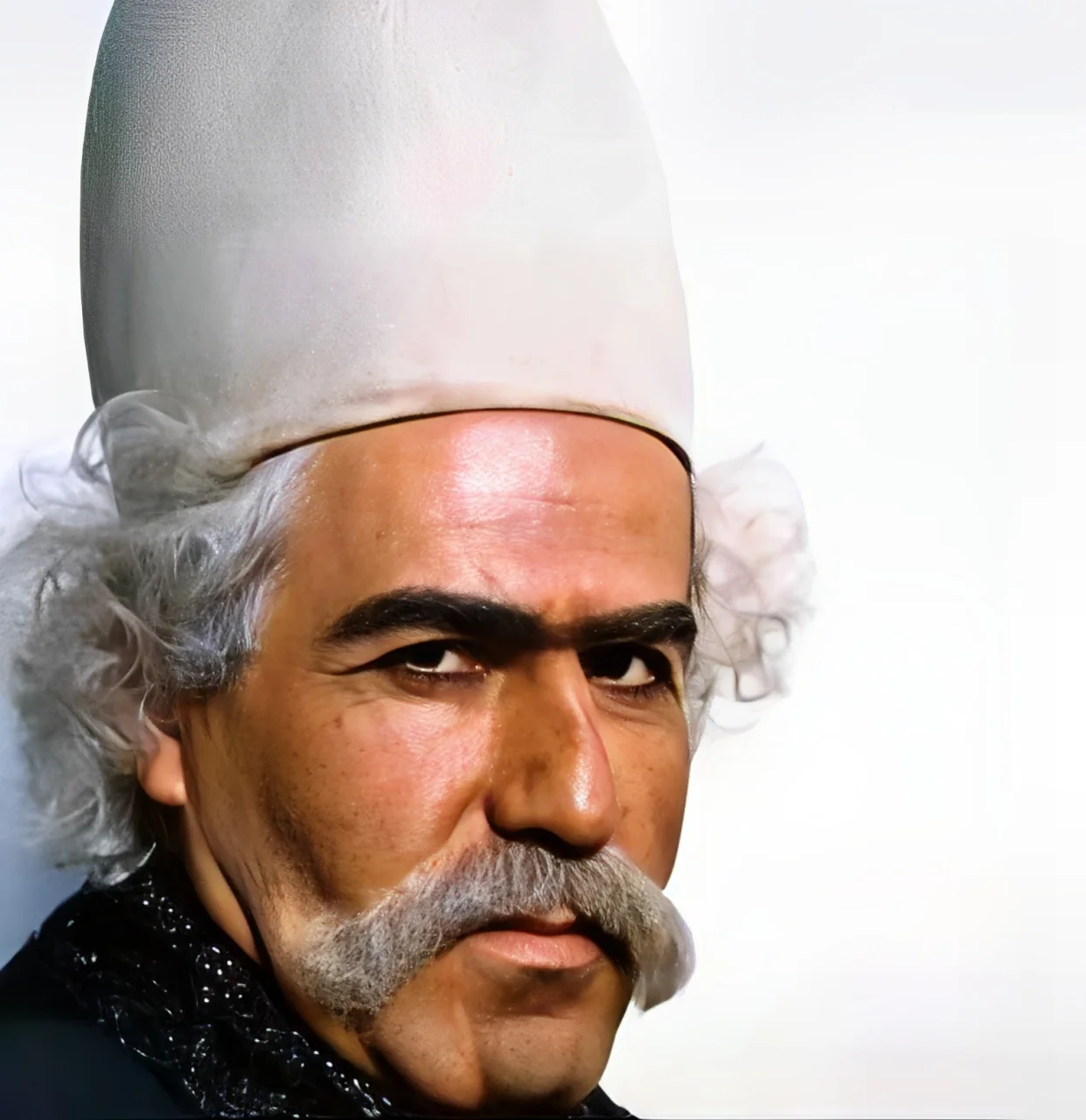 عنایت بخشی در پهلوانان نمی میرند