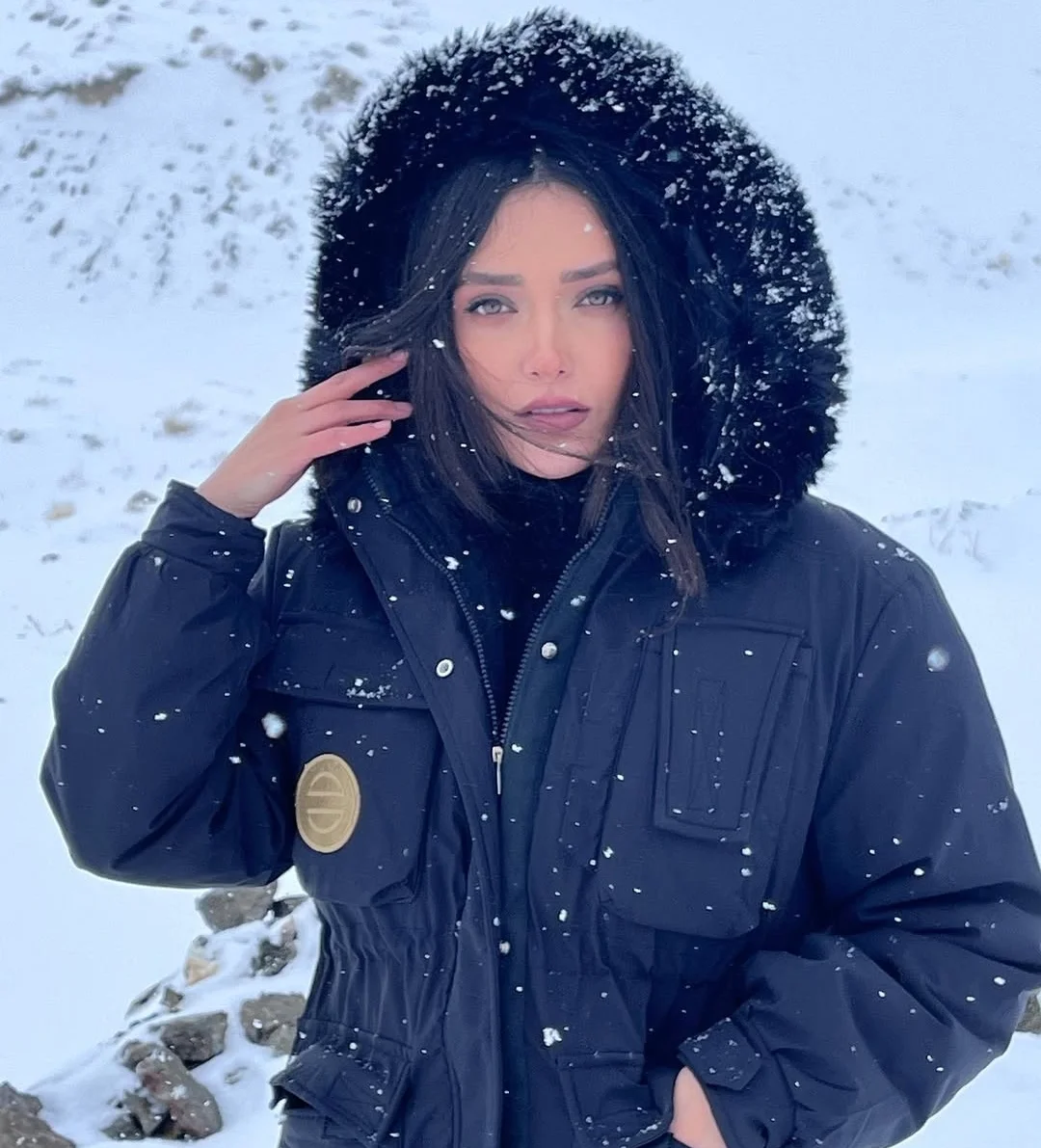 عکس نورا محقق