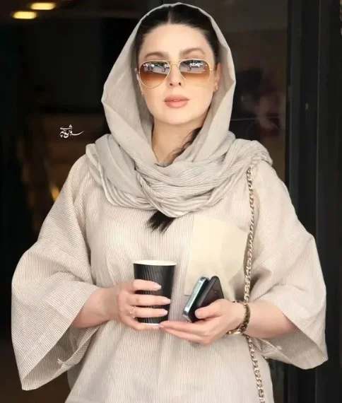 نازنین کریمی نیکی کریمی