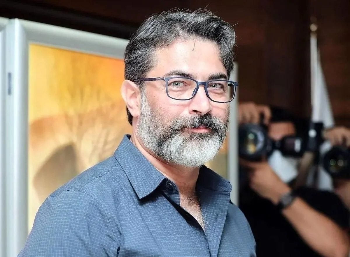 پارسا پیروز فر