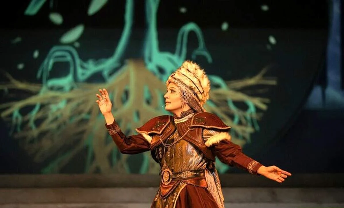 پردیس احمدیه در تئاتر رستم و سهراب