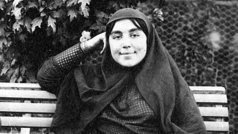 سفر زمان| فخرالتاج، نوۀ ناصرالدین شاه در حال نواختن پیانو