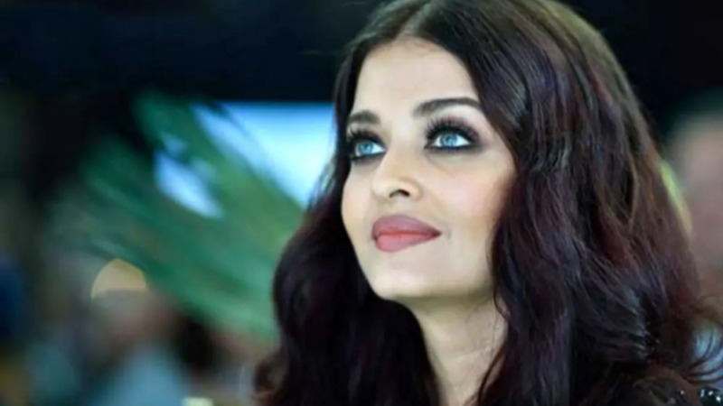 سفر در زمان| نگاهی به چیدمان خانه کاح مانند و دوبلکسِ آیشواریا و همسرش آبشیک باچان