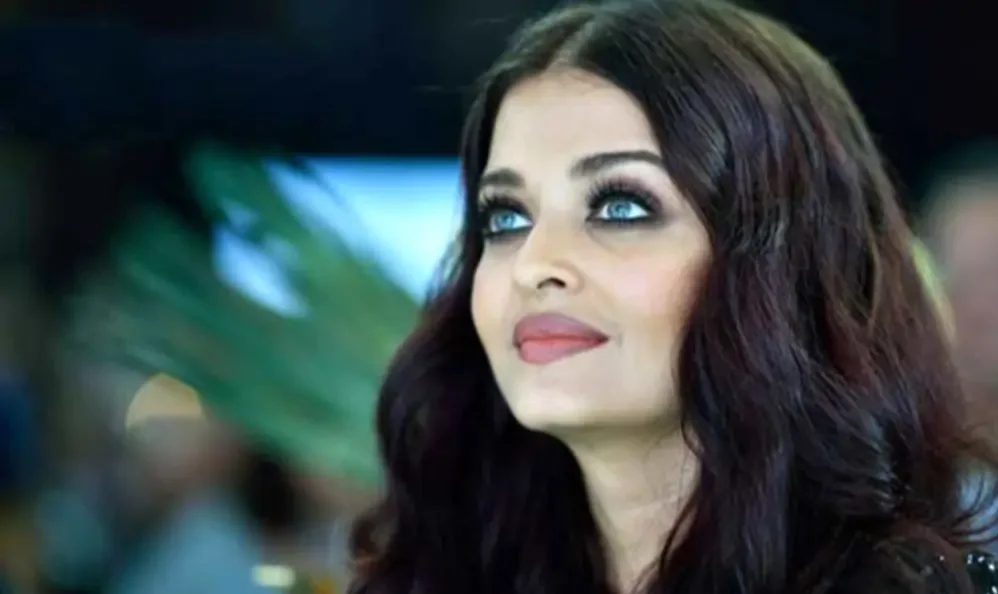 سفر در زمان| نگاهی به چیدمان خانه کاح مانند و دوبلکسِ آیشواریا و همسرش آبشیک باچان