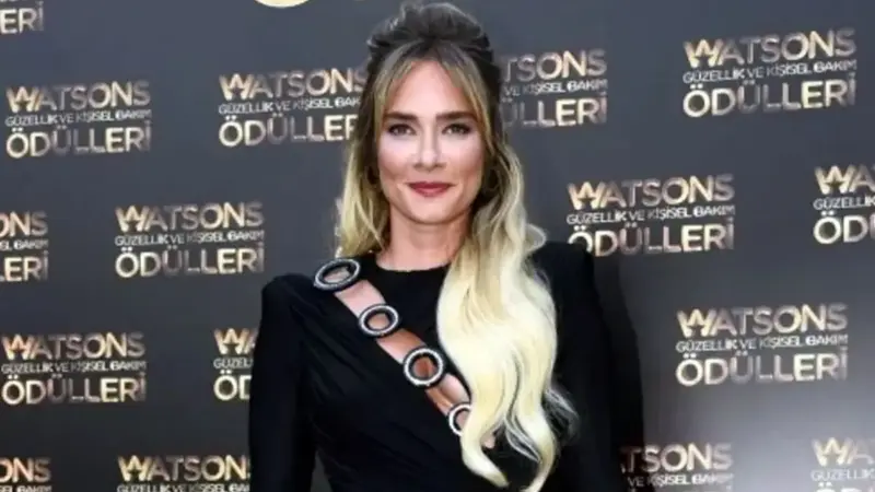 افشای راز بیماری بازیگر مشهور ترکیه پس از ۲۰ سال سکوت/ بیماری خانم بازیگر چیست؟