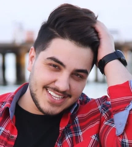 بیوگرافی و حواشی زندگی خصوصی آرون افشار و همسرش/ نام اصلی این خواننده چیست؟