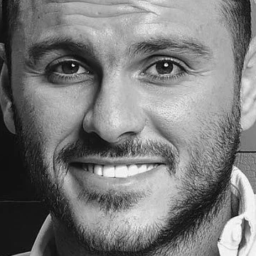 آرمین زارعی