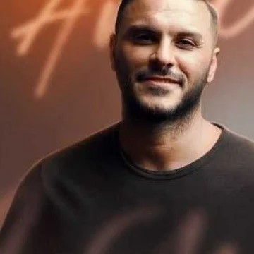 آرمین زارعی