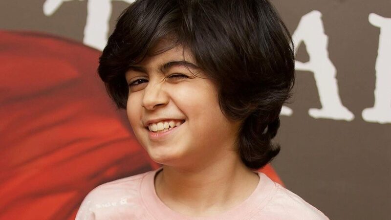 رایان سرلک و پدر مادر واقعیش در کودکی؛ عکس دیده نشده از بازیگر کوچولو