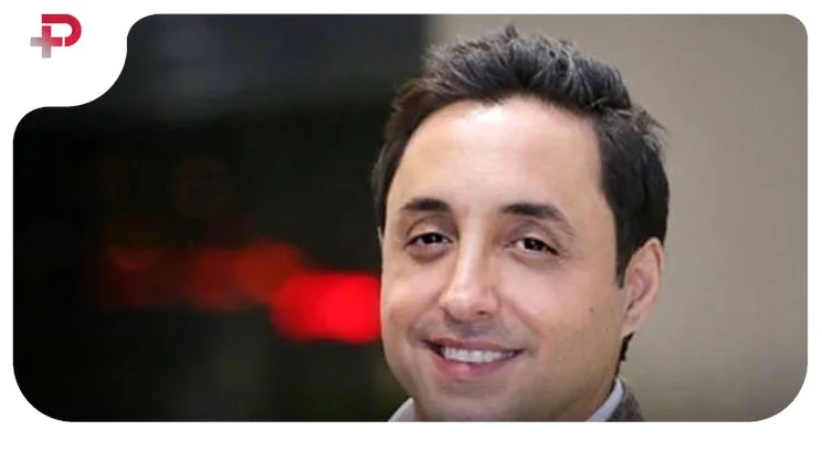 امیرحسین رستمی کنار ماشین فانتزی و صورتی با شلوارک؛ عجب جای بامزه‌ای هست