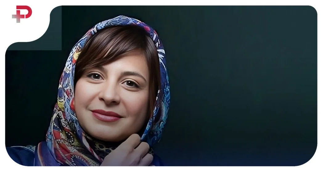 دکوراسیون شیک و جذاب پذیرایی سیما تیرانداز؛ از مبل‌های رنگ روشن تا آباژور خفن