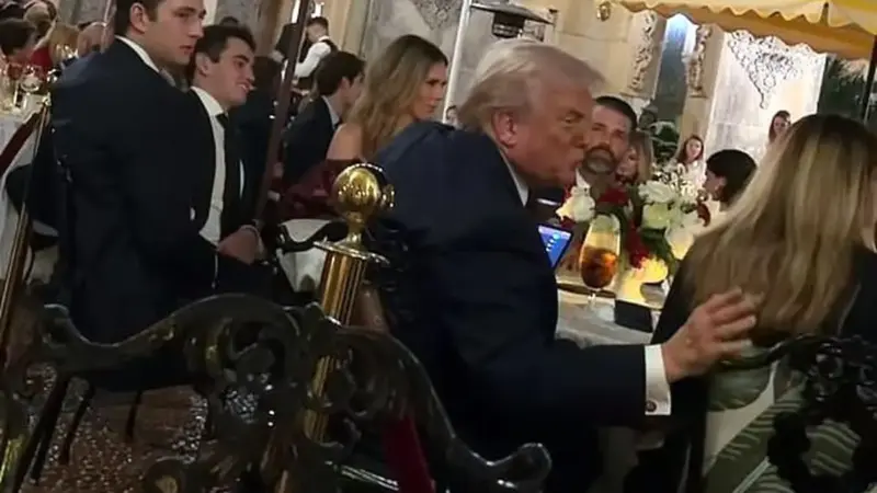 هشدار باشگاه مار-ا-لاگو به سوپرمدل‌ها درباره عکس‌برداری از بارون ترامپ؛ ملانیا وارد ماجرا شد!