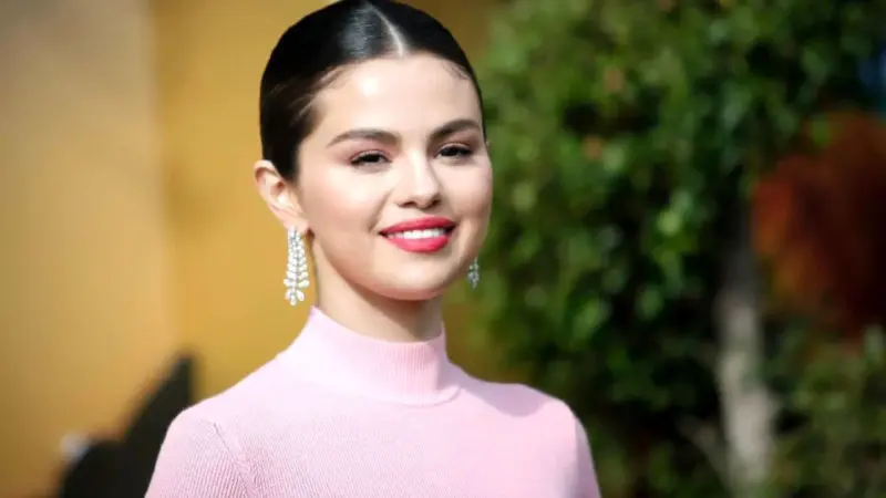 چهره عجیب و متفاوت سلنا گومز، طرفدارانش را بهت‌زده کرد!