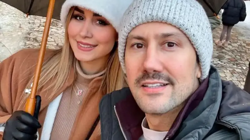 شاهرخ استخری با شعری عاشقانه و خاص تولد همسرش را جشن گرفت/ سنگ تمام آقای بازیگر برای همسرش