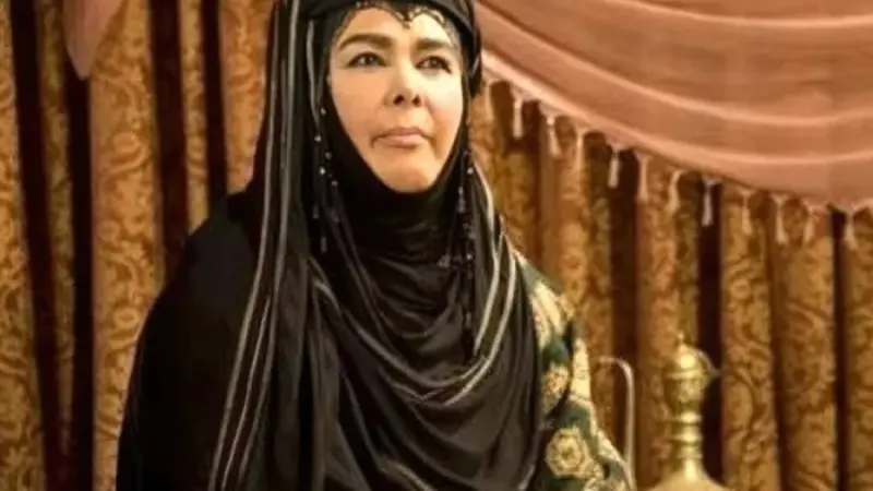 تصویری دیده‌نشده از آفرین عبیسی در پشت صحنه «تنهایی لیلا»؛ بازگشتی زنده به سینمای دهه ۹۰