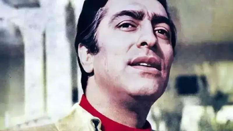 عکس نادر و دیده‌نشده محمدعلی فردین در مراسم خانوادگی دهه ۴۰؛ چهره‌ای متفاوت از اسطوره سینما